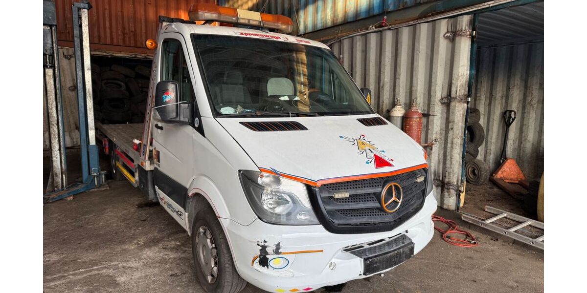 Mercedes-Benz Sprinter 323.348 km 15.000 &euro; Hamburg 22111