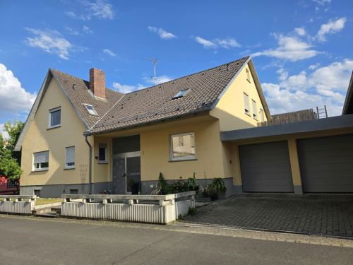 Gepflegtes Einfamilienhaus in 97535 Wasserlosen-Schwemmelsbach bei Schweinfurt (10716) - Einfamilienhaus Wasserlosen Wasserlosen | Angebot:27330950