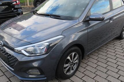 Hyundai i20 108.920 km 9.390 € Herschbach 56414