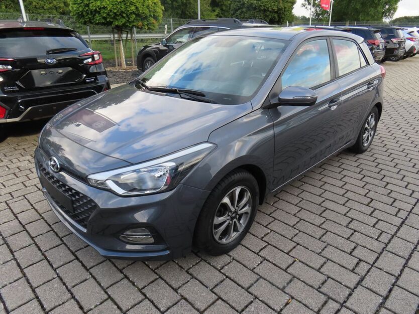 Hyundai i20 108.920 km 9.390 € Herschbach 56414