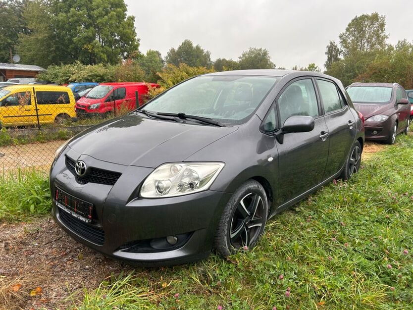 Toyota Auris 243.000 km 2.490 € Chemnitz 09114