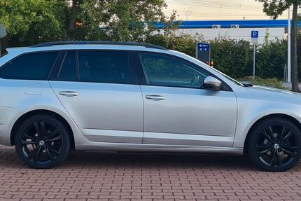 Skoda Octavia 248.000 km 6.200 &euro; Halle 06112