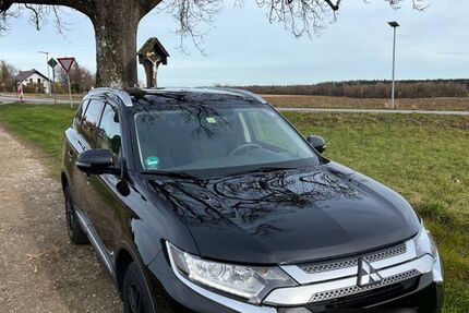 Mitsubishi Outlander 92.000 km 16.900 &euro; Baldham 85598