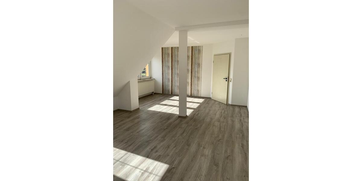 Maisonettenwohnung Oelsnitz (Erzgebirge) - 5 Zimmer, 121 m&sup2;, 1.016&euro; | Angebot:25150196