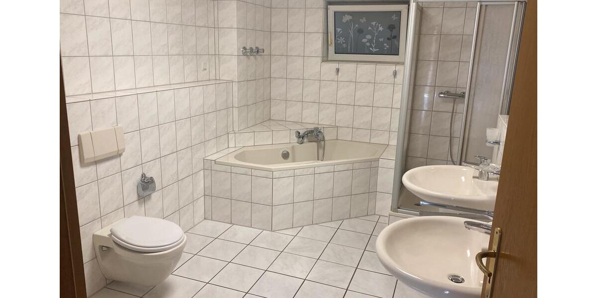Erdgeschoßwohnung Schiffweiler - 2 Zimmer, 95 m&sup2;, 760&euro; | Angebot:26531600