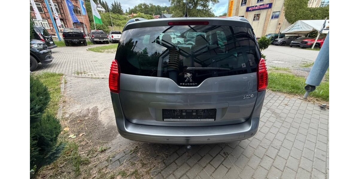 Peugeot 5008 SITZHEIZUNG LEDER AHK 117.000 km 6.499 &euro; Rudolstadt 07407