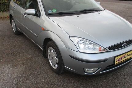 Ford Focus 108.000 km 1.999 € Dresden 01277