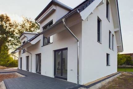 Effizient wohnen: KfW40 Neubau DHH im Grünen 4 zimmer