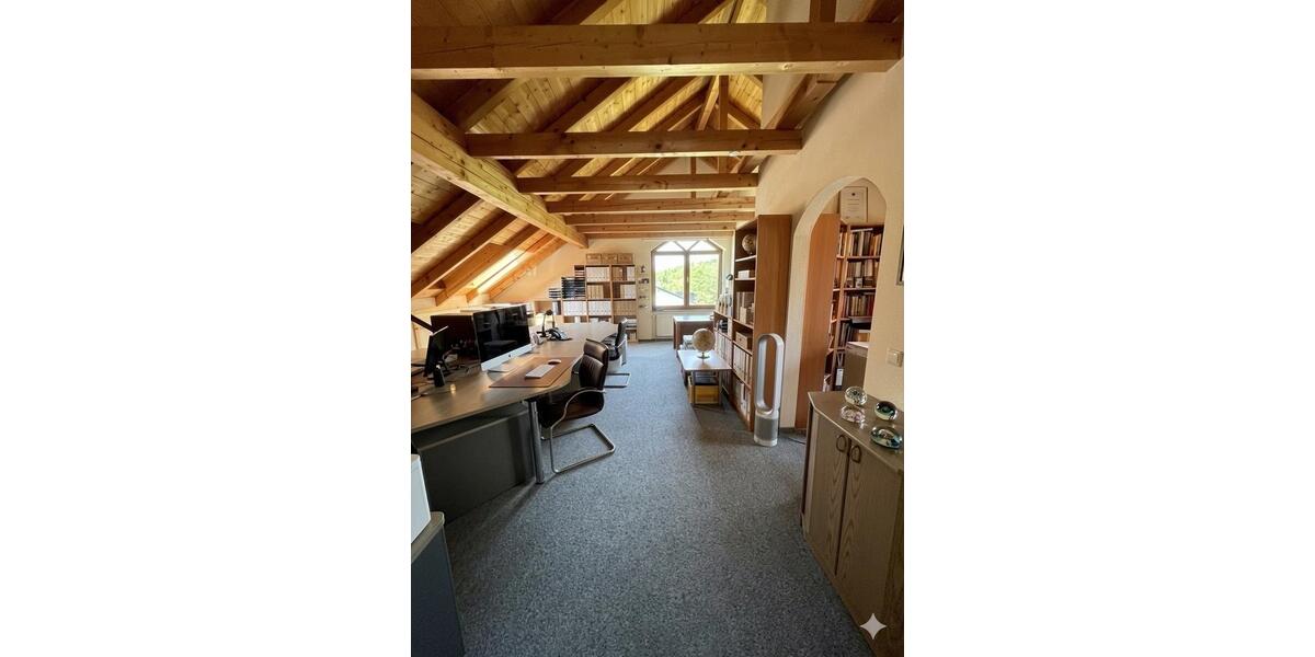 Einfamilienhaus Pfreimd - 12 Zimmer, 300 m&sup2;, 690.000&euro; | Angebot:26640058
