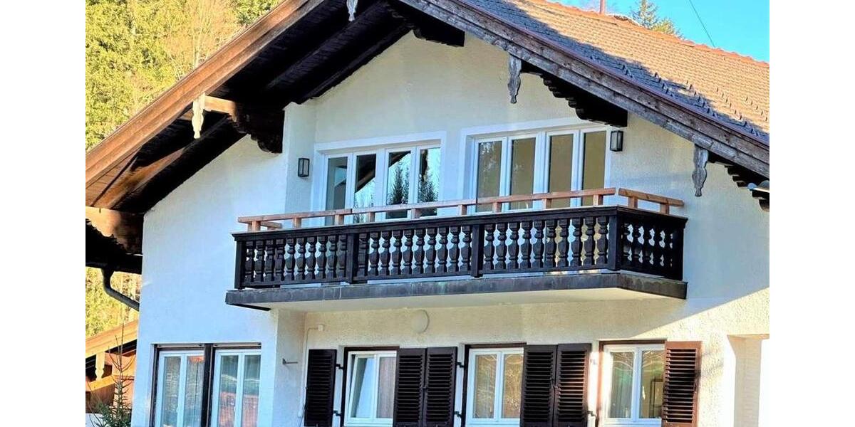 Dachgeschoßwohnung Bad Wiessee - 3 Zimmer, 75 m&sup2;, 1.420&euro; | Angebot:25552903