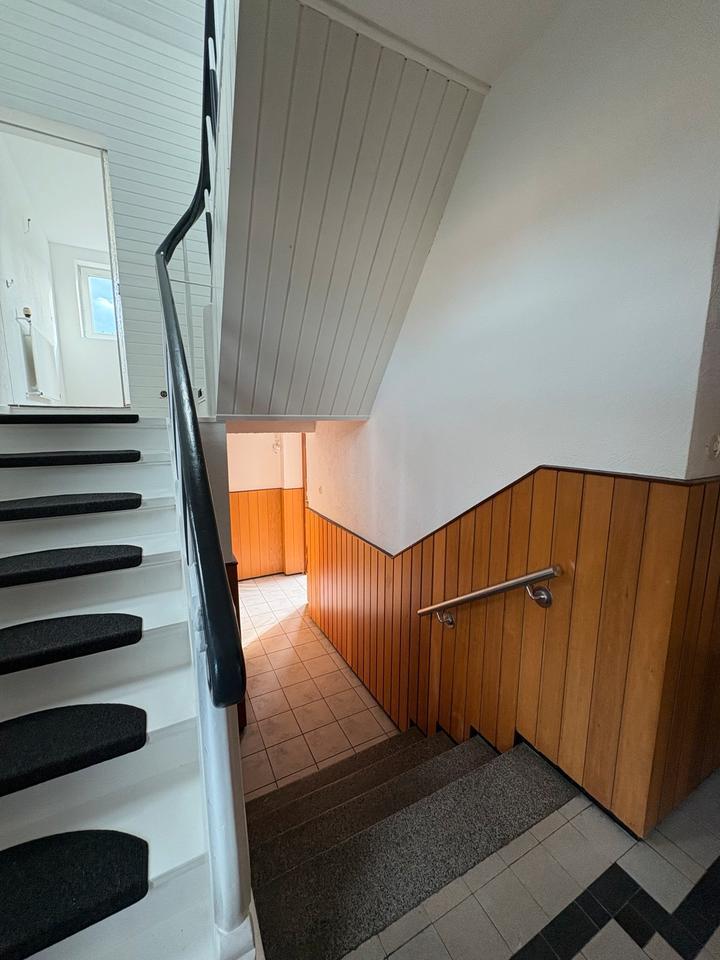 7,5 Zimmer Haus zzgl. Keller, DG, Garage, Stellplatz und Garten