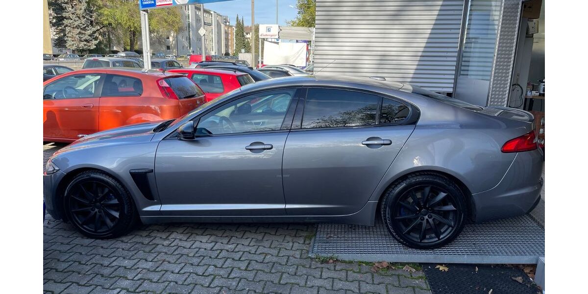 Jaguar XF 265.000 km 9.800 &euro; München 81549