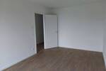 Direkt einziehen! Moderne 2 Zimmer + Süd-West-Balkon, Einbauküche, Wannenbad + Abstellraum, Aufzug