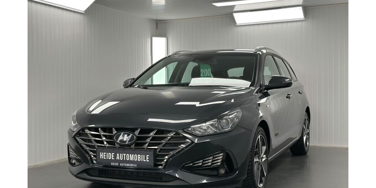 Hyundai i30 63.000 km 16.999 &euro; Heide 25746