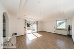 Coole 4-Zimmer-Maisonette-Wohnung mit Sonnenterrasse, Balkon u. Garage