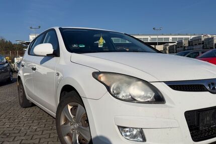 Hyundai i30 150.000 km 1.999 &euro; Weiden 92637