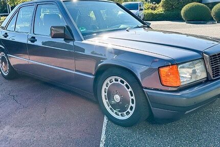 Mercedes-Benz 190 236.300 km 8.150 &euro; Bietigheim bissingen 74321