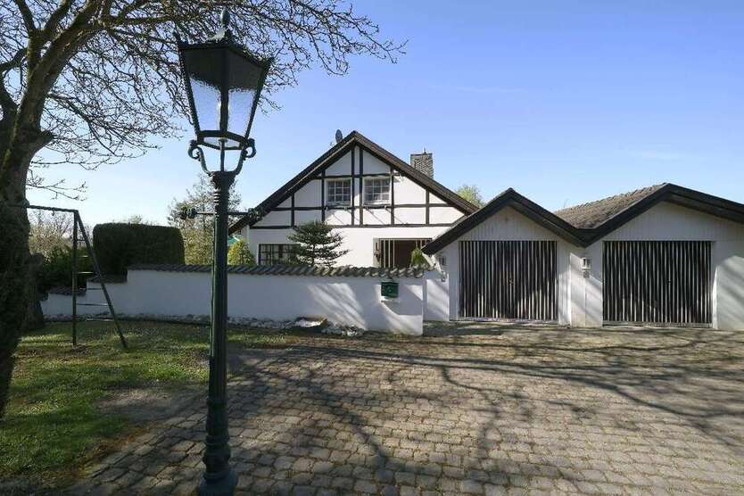 Haus zum Kaufen in Solingen 648.000 € 141.87 m²
