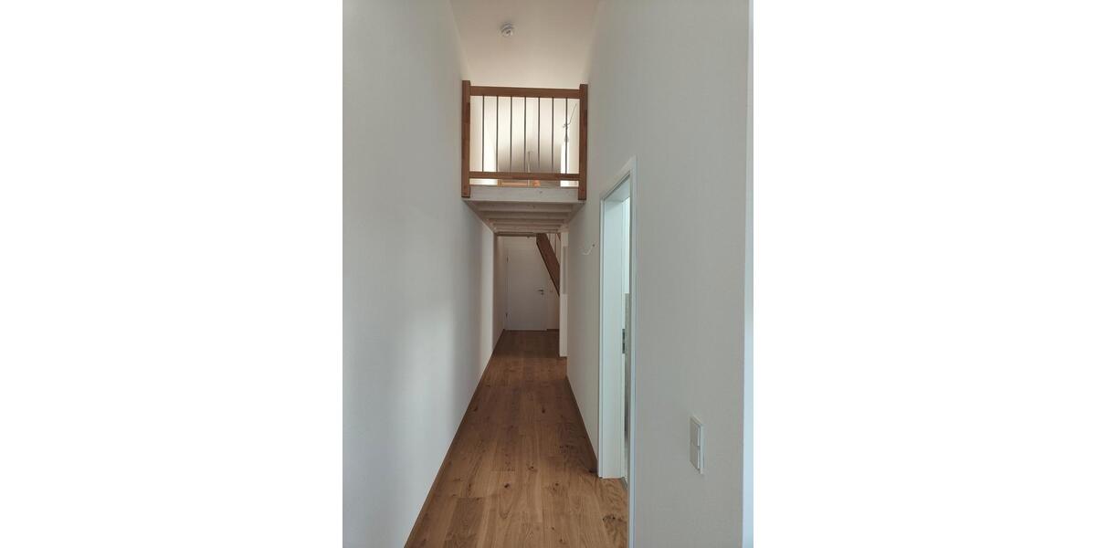 Dachgeschoßwohnung Satteldorf - 4 Zimmer, 120 m&sup2;, 1.800&euro; | Angebot:23809096