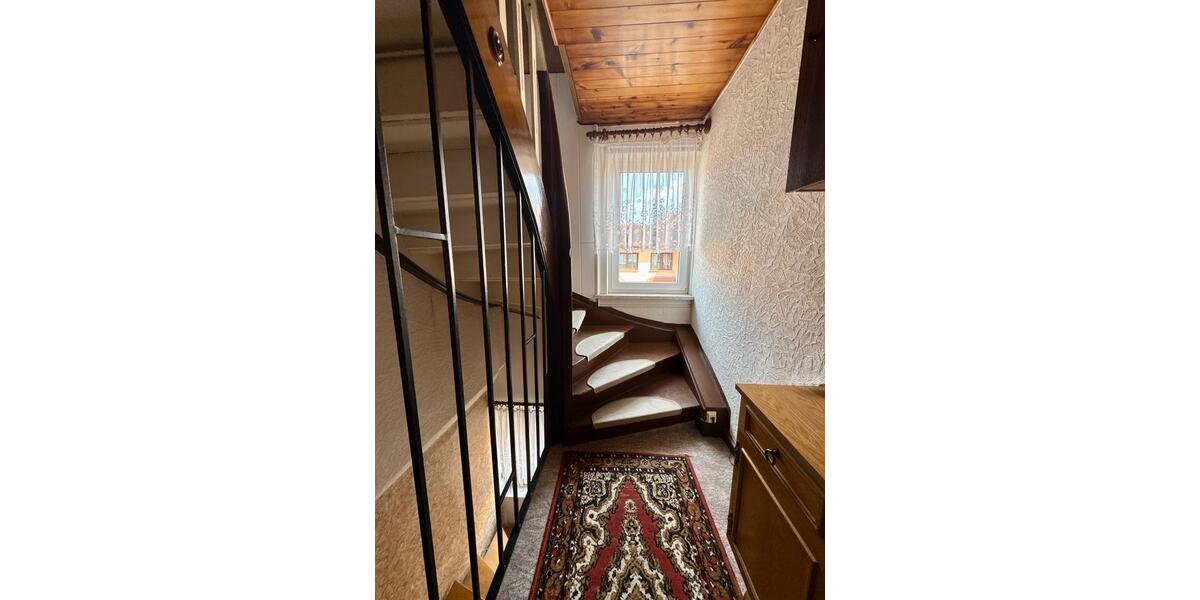 Reihenhaus Kaltennordheim - 6 Zimmer, 135 m&sup2;, 95.000&euro; | Angebot:26718456