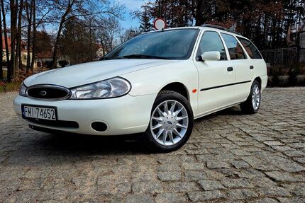 Ford Mondeo 2.300 km 9.990 &euro; Frankfurt Oder 15230