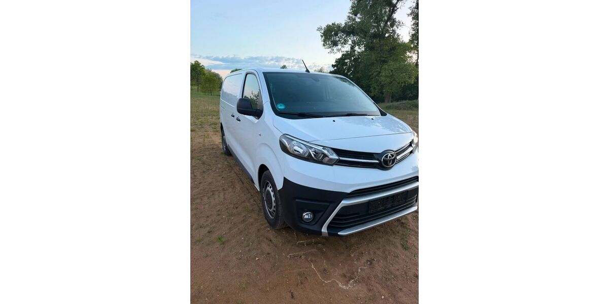 Toyota Proace (Verso) 33.400 km 17.900 &euro; Siegburg 53721