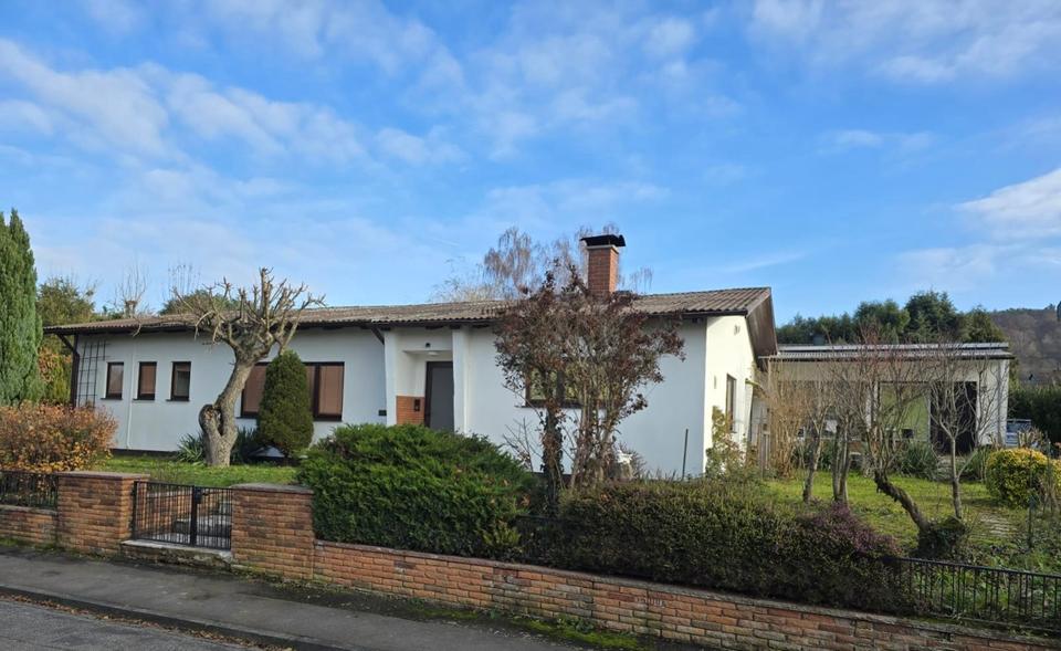 Bungalow Michelstadt - 10 Zimmer, 230 m&sup2;, 400.000&euro; | Angebot:23683147