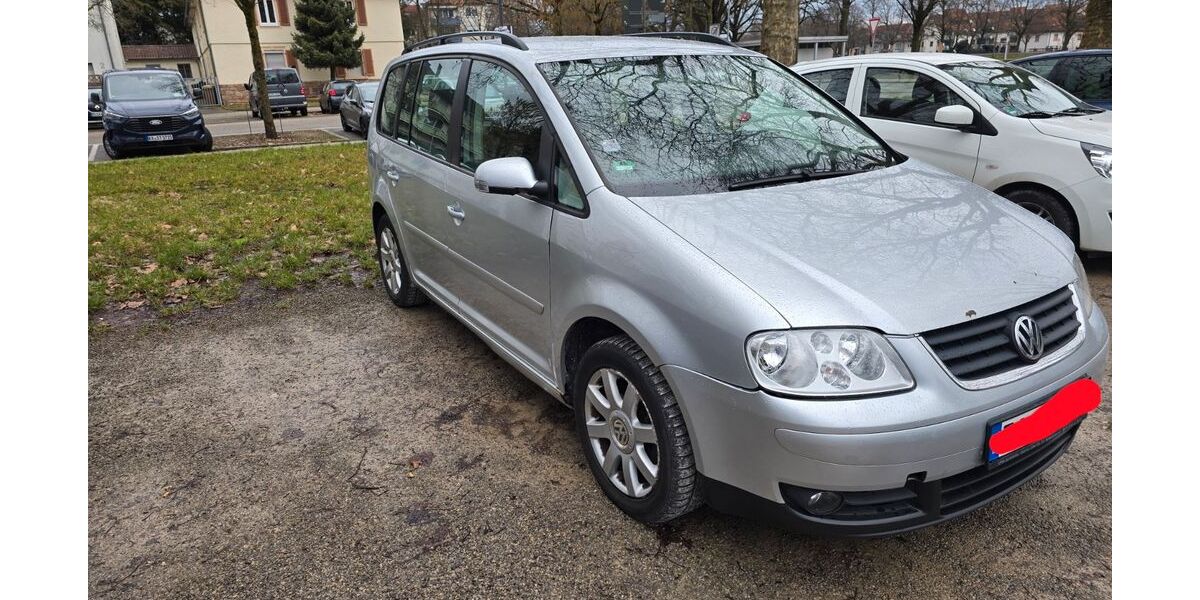 VW Touran 352.000 km 2.000 &euro; Rastatt 76437