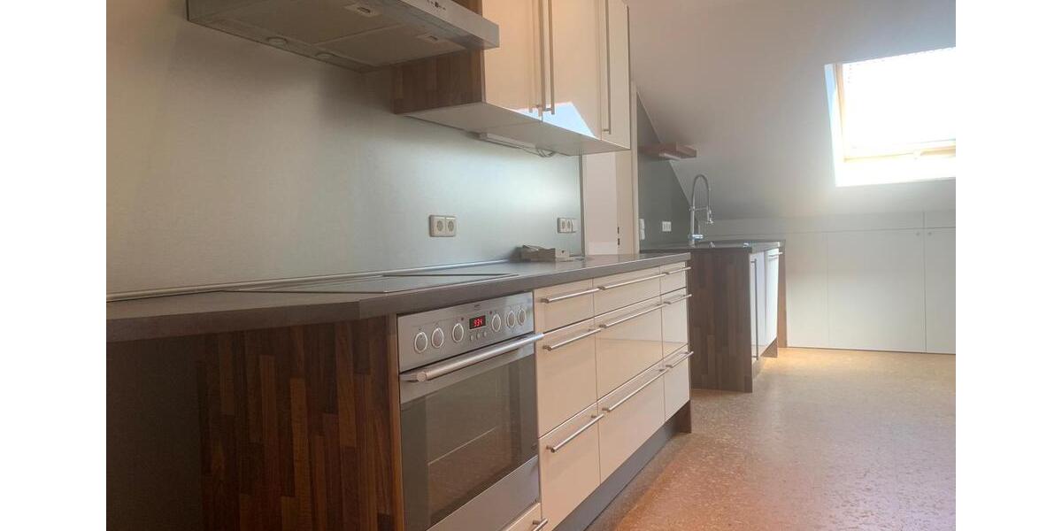 Dachgeschoßwohnung Remshalden - 3 Zimmer, 80 m&sup2;, 900&euro; | Angebot:25045559