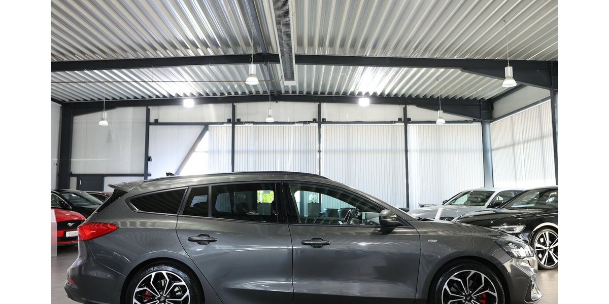 Ford Focus Tunier 1.5 EB ST-LINE-X SPORT / PANORAMA 108.000 km 18.444 &euro; Hamm 59077