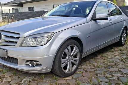 Mercedes-Benz 220 195.000 km 7.500 &euro; Wittenberge 19322