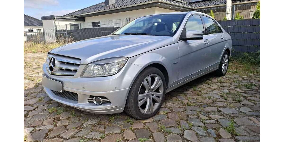Mercedes-Benz 220 195.000 km 7.500 &euro; Wittenberge 19322