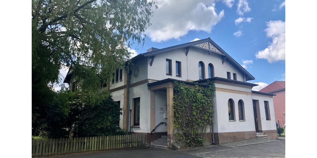 Mehrfamilienhaus 4 Eigentumswohnungen (3 Wohnungen und 1 Praxis) 15 zimmer