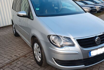 VW Touran 303.000 km 1.890 &euro; Melle 49324