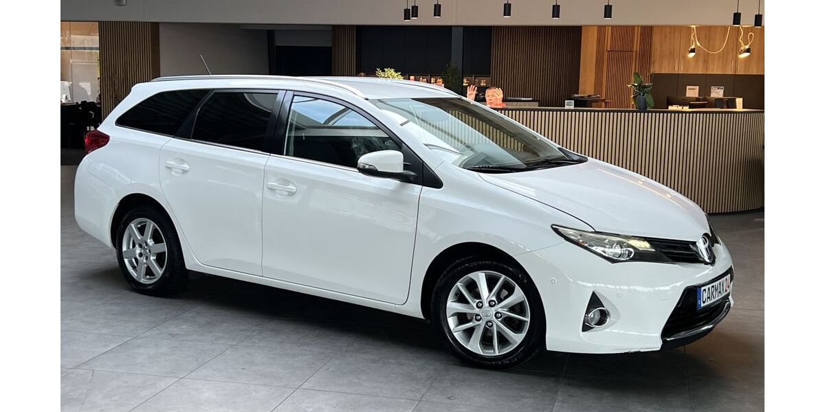 Toyota Auris 225.000 km 4.740 &euro; Cadolzburg bei Nürnberg 90556