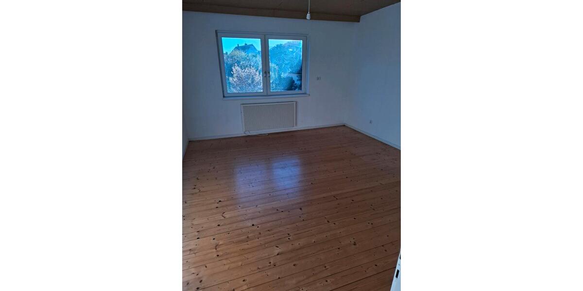 Etagenwohnung Frensdorf - 3 Zimmer, 100 m&sup2;, 920&euro; | Angebot:26368929