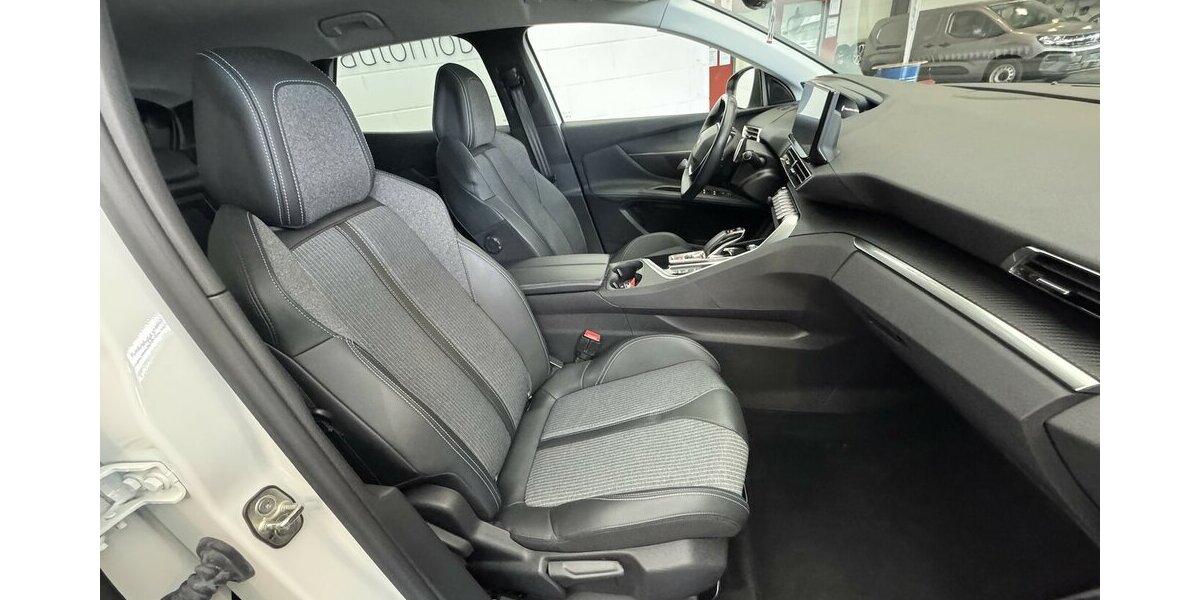 Peugeot 3008 1.6 225 Allure 1.Hand Plug-In Hybrid AHK 92.600 km 19.430 &euro; Lich 35423