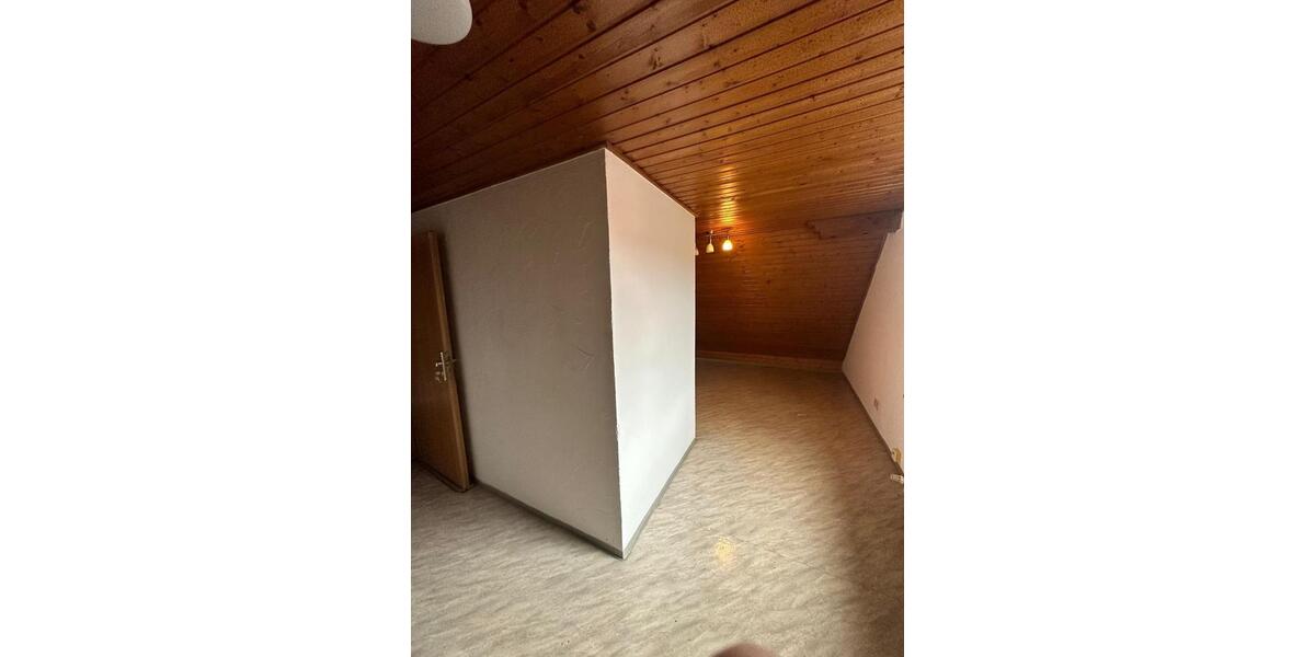 Dachgeschoßwohnung Nabburg - 1 Zimmer, 29 m&sup2;, 215&euro; | Angebot:26403659