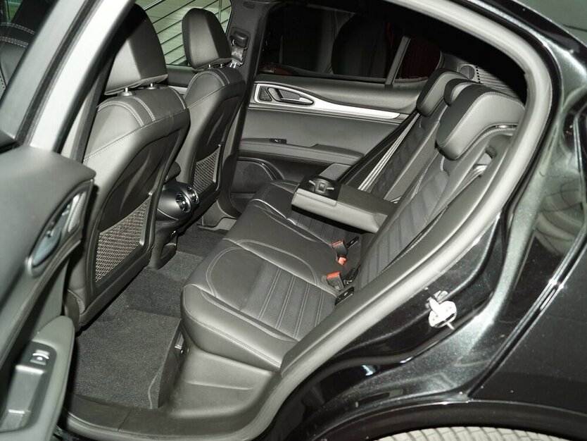Stelvio 2.2 D Q4 AT Veloce ACC Vollleder