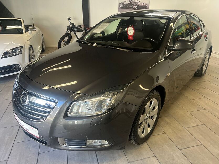 Opel Insignia 157.846 km 7.450 € Hamburg 22529