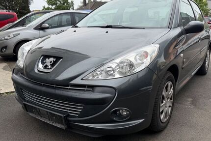 Peugeot 206 192.000 km 2.499 &euro; Edenkoben 67480