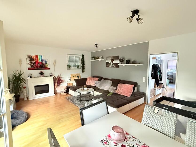 Geräumiges, preiswertes und gepflegtes 9-Zimmer-Mehrfamilienhaus