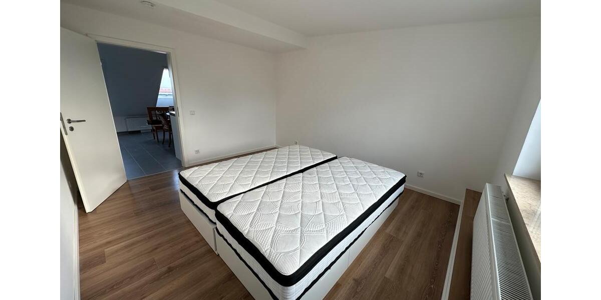 Dachgeschoßwohnung Erfurt Hochheim - 2 Zimmer, 52 m&sup2;, 600&euro; | Angebot:25561210