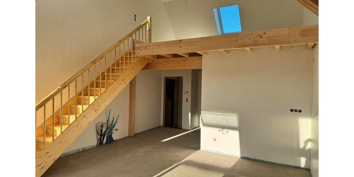 Dachgeschoßwohnung Tating - 4 Zimmer, 105 m&sup2;, 1.550&euro; | Angebot:26381911