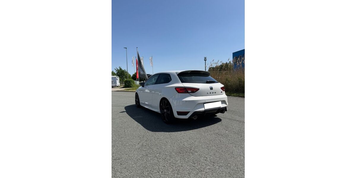 Seat Leon 141.000 km 9.700 &euro; Syke 28857