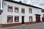 RENOVIERT, DOPPELGARAGE, VERMIETUNG MÖGLICH - Zweifamilienhaus Dreis | Angebot:26373593