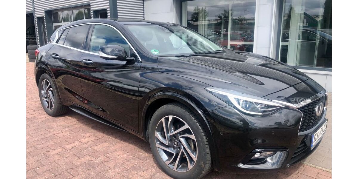INFINITI Q30 89.596 km 16.999 &euro; Halle/Saale 06118