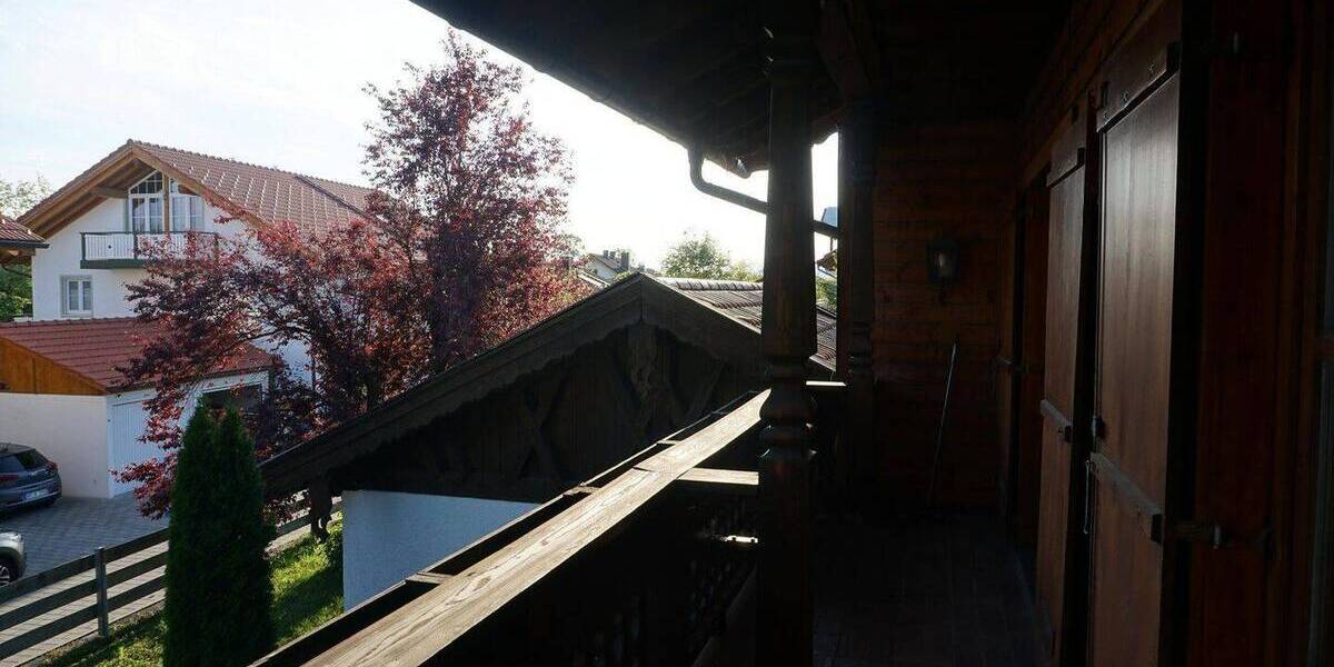 Mehrfamilienhaus, Wohnhaus Huglfing - 9 Zimmer, 250 m&sup2;, 1.250.000&euro; | Angebot:25837599