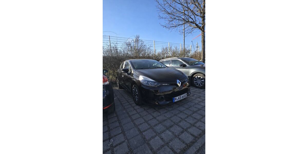 Renault Clio 159.000 km 4.900 &euro; München 81673
