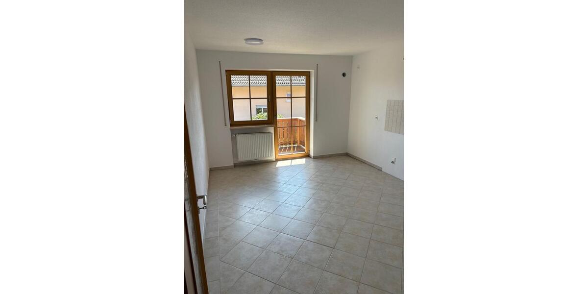 Etagenwohnung Tacherting - 2.5 Zimmer, 66 m&sup2;, 650&euro; | Angebot:26345444